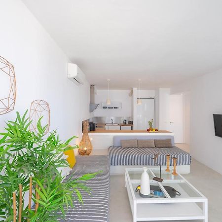Infinite Blue Luxury Suites Fira  Luaran gambar
