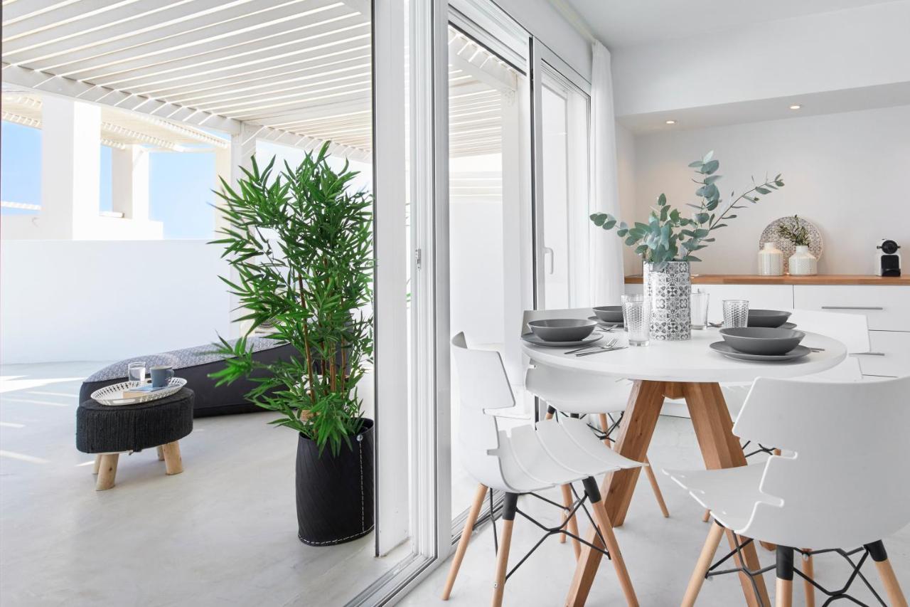 Infinite Blue Luxury Suites Fira  Luaran gambar