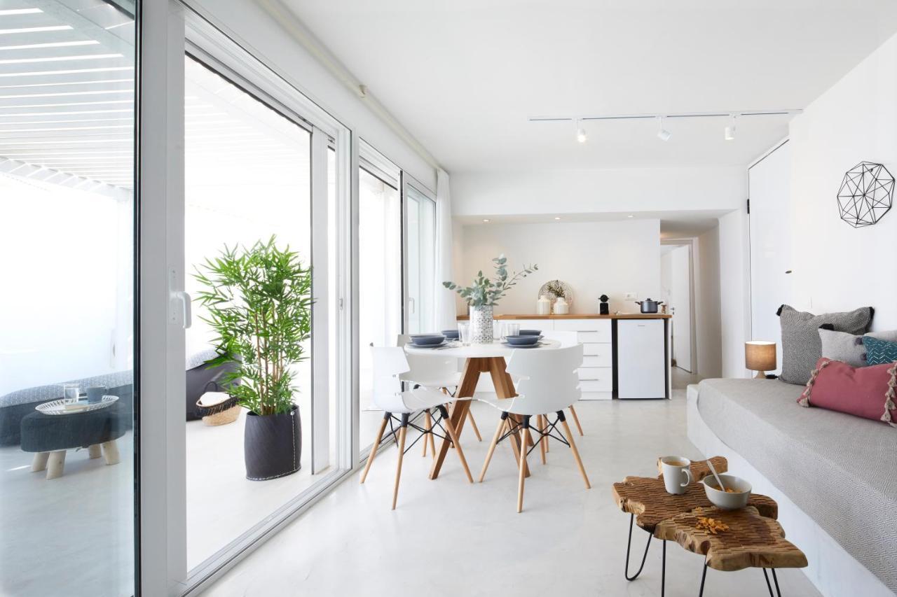 Infinite Blue Luxury Suites Fira  Luaran gambar
