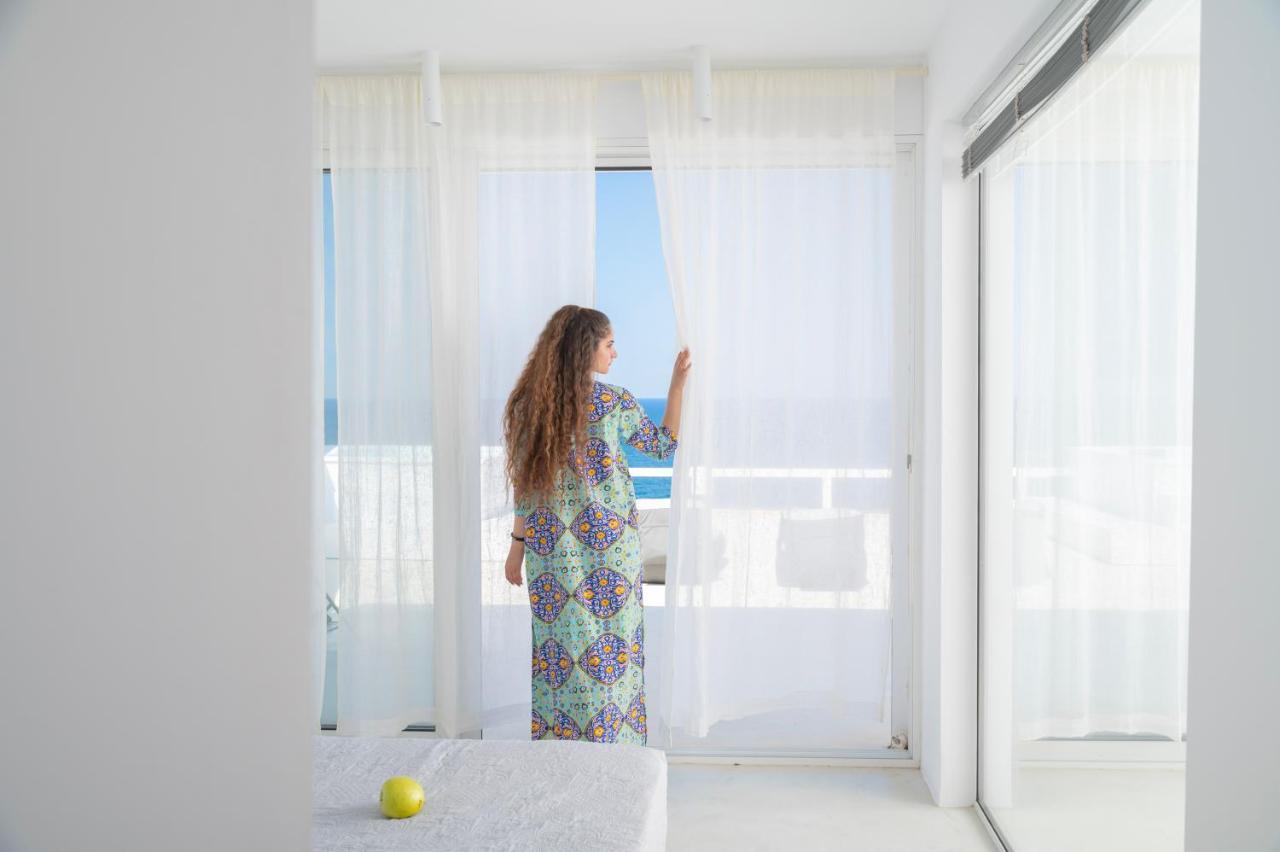 Infinite Blue Luxury Suites Fira  Luaran gambar