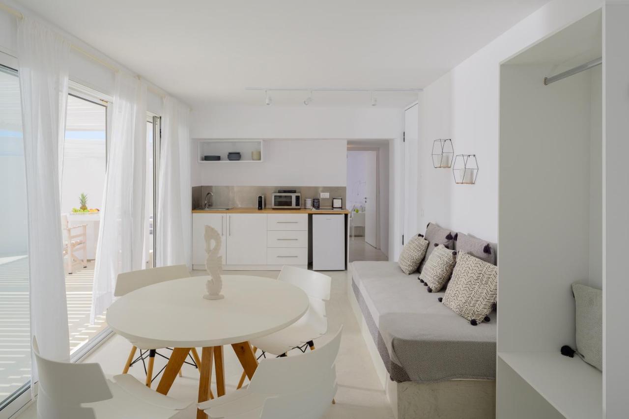 Infinite Blue Luxury Suites Fira  Luaran gambar