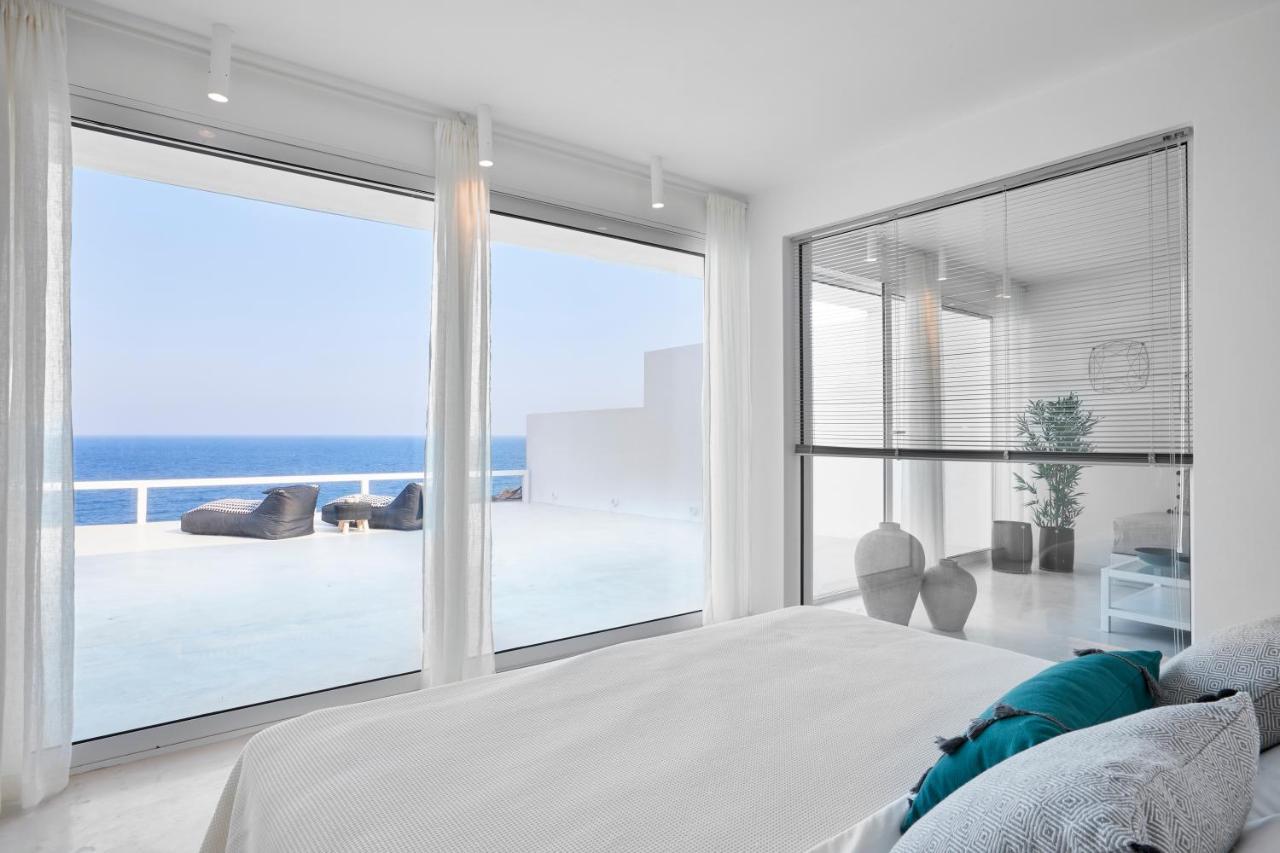 Infinite Blue Luxury Suites Fira  Luaran gambar